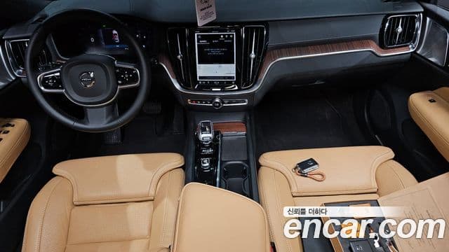 Volvo V60 Cross Country 2023 — ფოტო 7/20