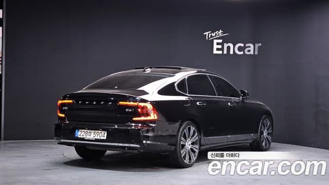 Volvo S90 2023 — ფოტო 18/20