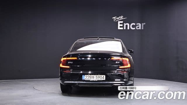 Volvo S90 2023 — ფოტო 13/20