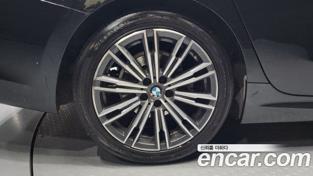 BMW 3 Series 2021 — ფოტო 5/20