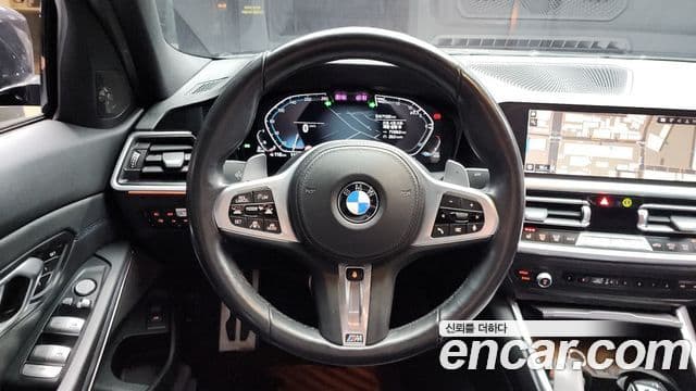 BMW 3 Series 2021 — ფოტო 13/20