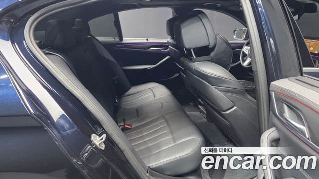 BMW 5 Series 2023 — Photo 20/20