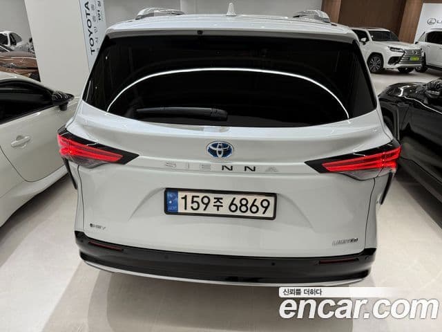 Toyota Sienna 2025 — ფოტო 4/14