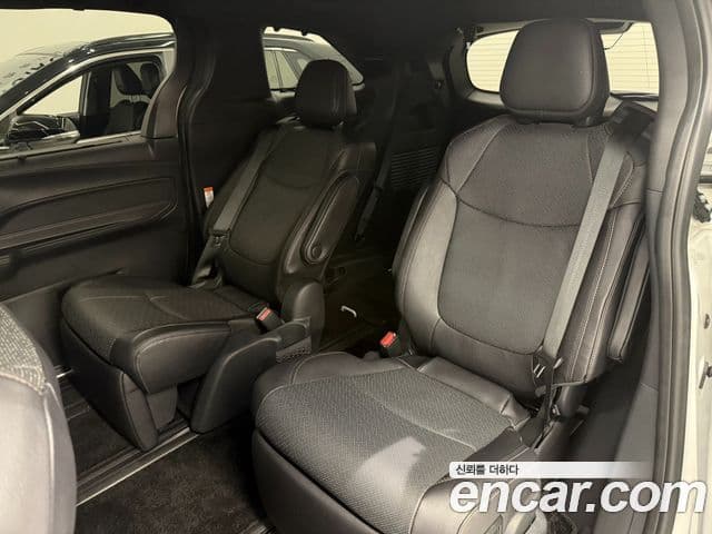 Toyota Sienna 2025 — фото 12 из 14