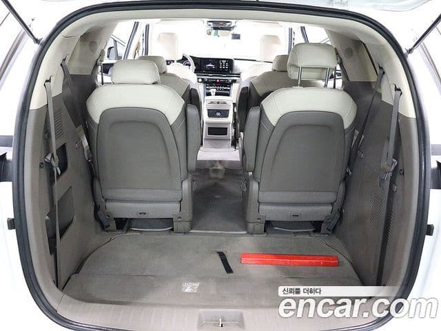 Kia Carnival 2021 — ფოტო 4/20
