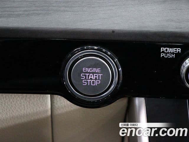 Kia Carnival 2021 — ფოტო 11/20