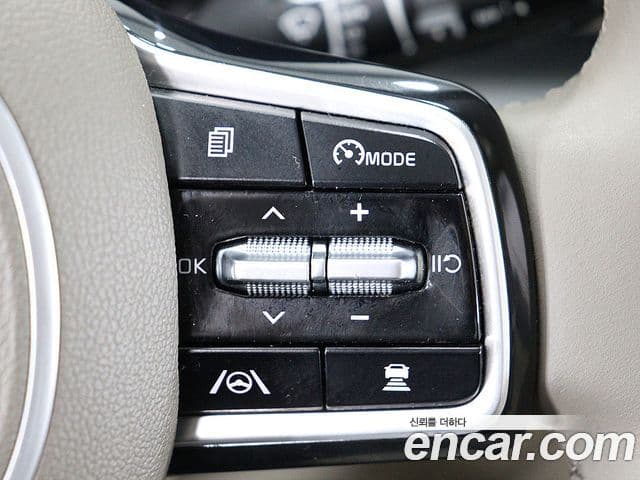 Kia Carnival 2021 — ფოტო 12/20