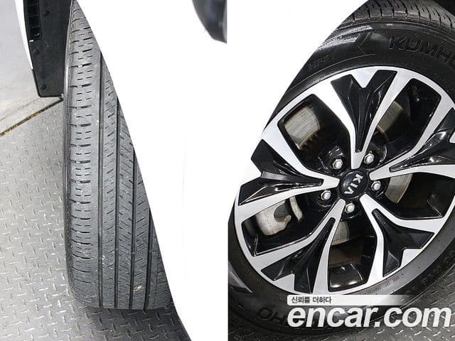 Kia Carnival 2021 — ფოტო 20/20
