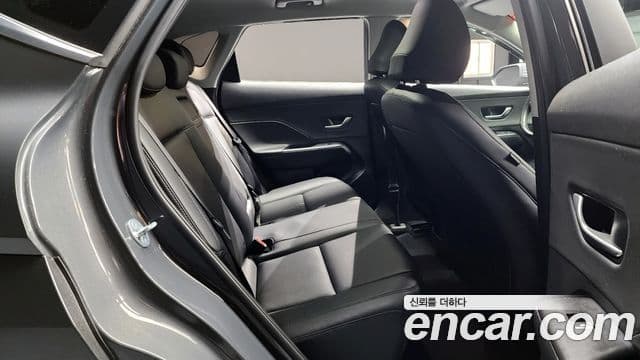 Hyundai Kona 2023 — фото 12 из 20