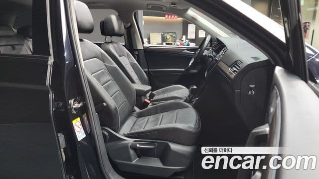 Volkswagen Tiguan Allspace 2022 — ფოტო 11/20