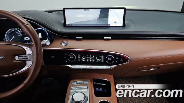 Genesis GV70 2021 — ფოტო 18/20