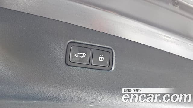 Genesis GV70 2021 — ფოტო 19/20