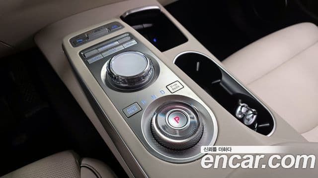 Genesis GV70 2021 — Şəkil 9/20