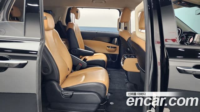 Kia Carnival 2023 — Şəkil 12/20