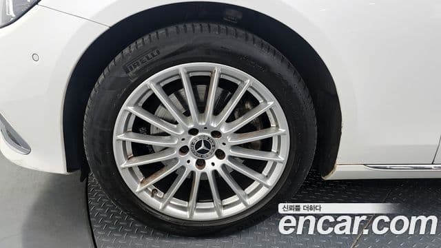 Mercedes-Benz E-Class 2022 — фото 5 из 20