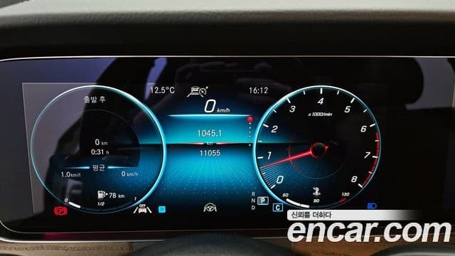 Mercedes-Benz E-Class 2022 — фото 8 из 20