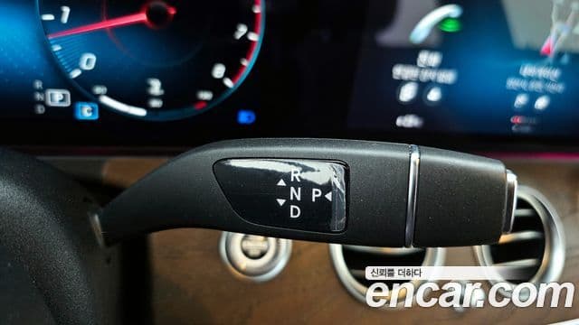 Mercedes-Benz E-Class 2022 — ფოტო 9/20