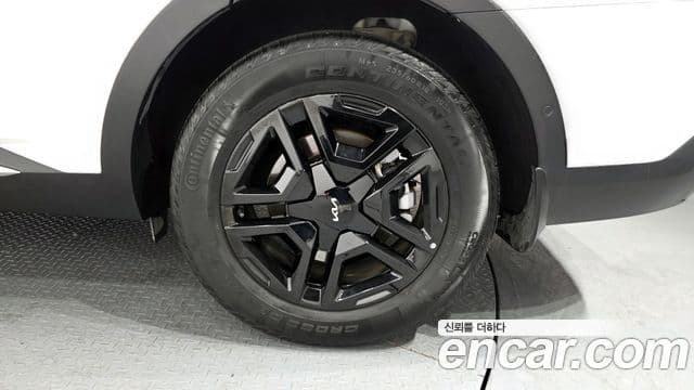 Kia Sorento 2023 — ფოტო 5/20