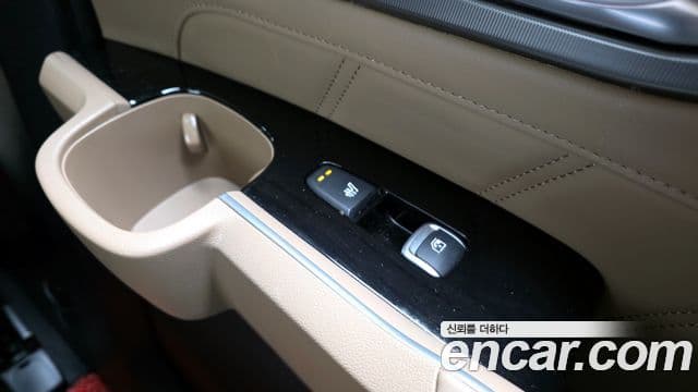 Kia Sorento 2023 — ფოტო 19/20