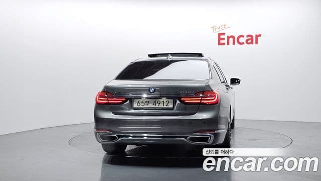 BMW 7 Series 2018 — Фото 4/20