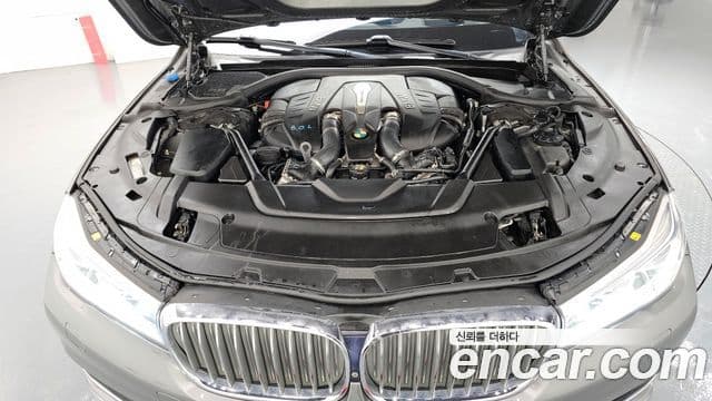 BMW 7 Series 2018 — Фото 6/20