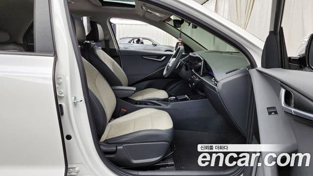 Kia Niro 2022 — Şəkil 11/20