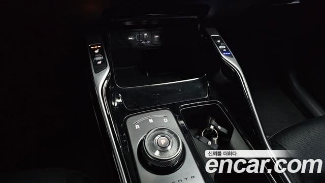 Kia Sorento 2023 — ფოტო 9/20