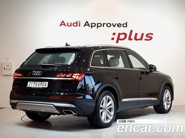 Audi Q7 2024 — фото 1 из 20
