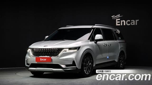 Kia Carnival 2021 — ფოტო 13/20