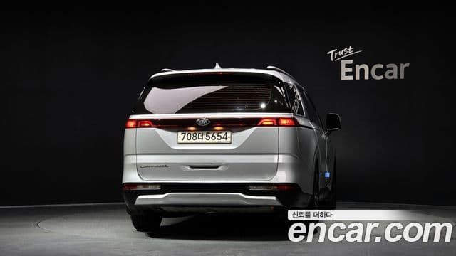 Kia Carnival 2021 — ფოტო 19/20