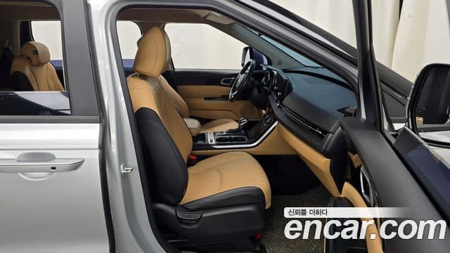 Kia Carnival 2021 — ფოტო 3/20