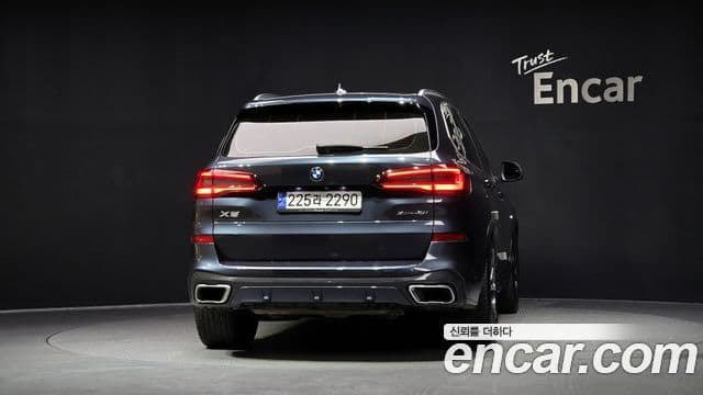 BMW X5 2022 — ფოტო 4/20