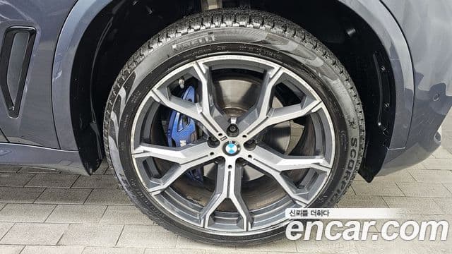 BMW X5 2022 — ფოტო 5/20