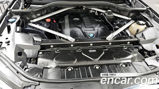 BMW X5 2022 — ფოტო 6/20