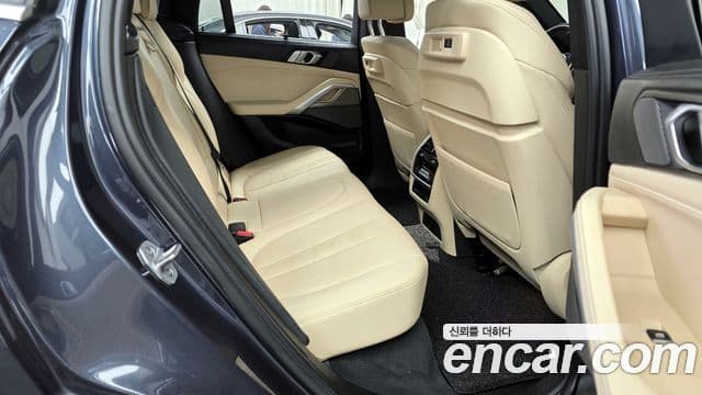 BMW X6 2021 — Photo 19/20