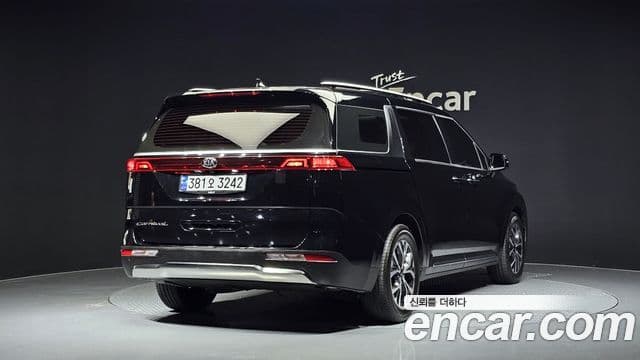 Kia Carnival 2020 — Фото 1/20