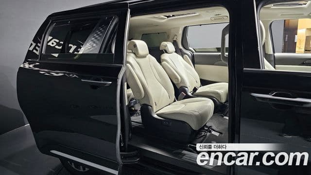 Kia Carnival 2020 — Фото 12/20