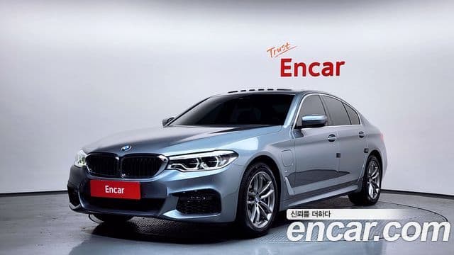 BMW 5 Series 2020 — ფოტო 10/20