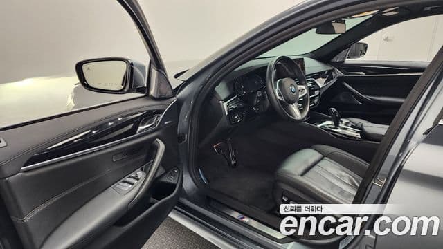 BMW 5 Series 2020 — ფოტო 9/20