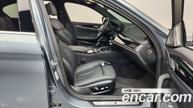 BMW 5 Series 2020 — ფოტო 11/20