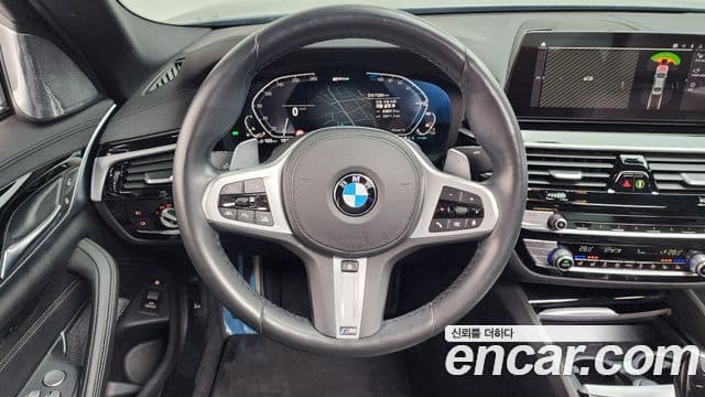 BMW 5 Series 2020 — ფოტო 13/20