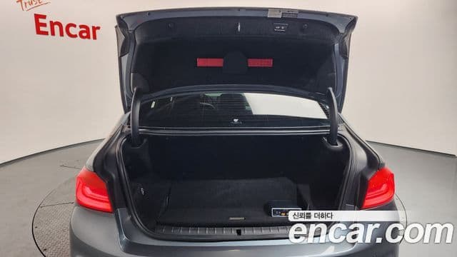 BMW 5 Series 2020 — ფოტო 20/20