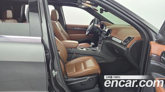 Jeep Grand Cherokee 2021 — Şəkil 11/20