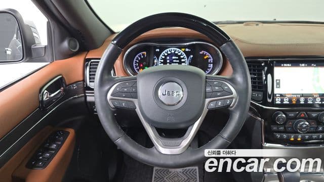 Jeep Grand Cherokee 2021 — Şəkil 13/20