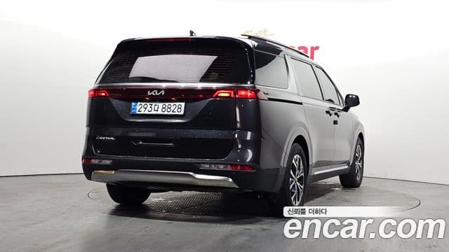 Kia Carnival 2022 — ფოტო 2/20