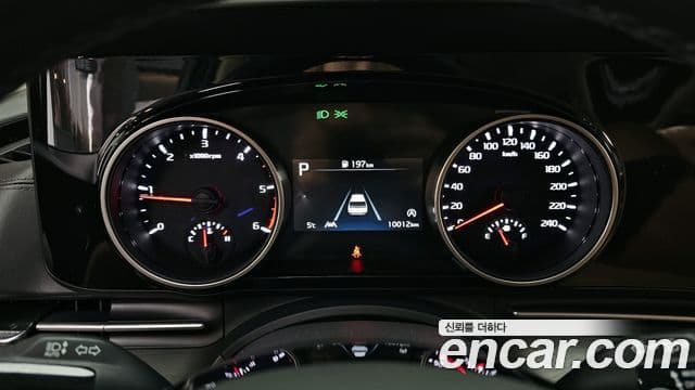 Kia Carnival 2022 — ფოტო 8/20