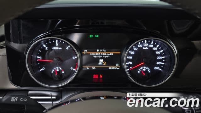Kia Carnival 2021 — Фото 8/20