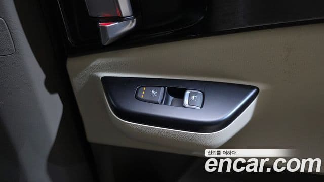 Kia Carnival 2021 — Фото 17/20