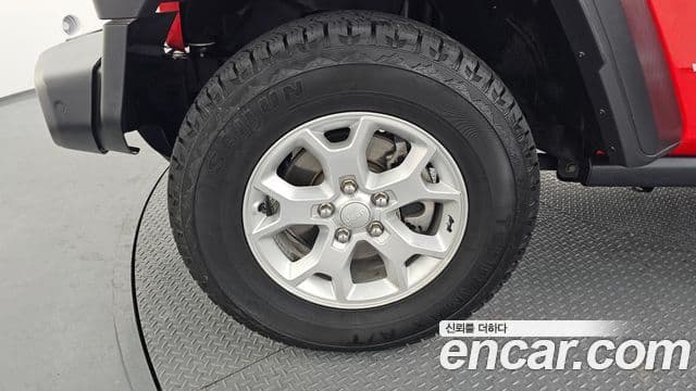 Jeep Wrangler 2021 — ფოტო 5/20
