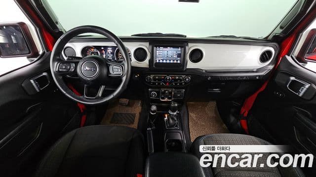 Jeep Wrangler 2021 — ფოტო 7/20